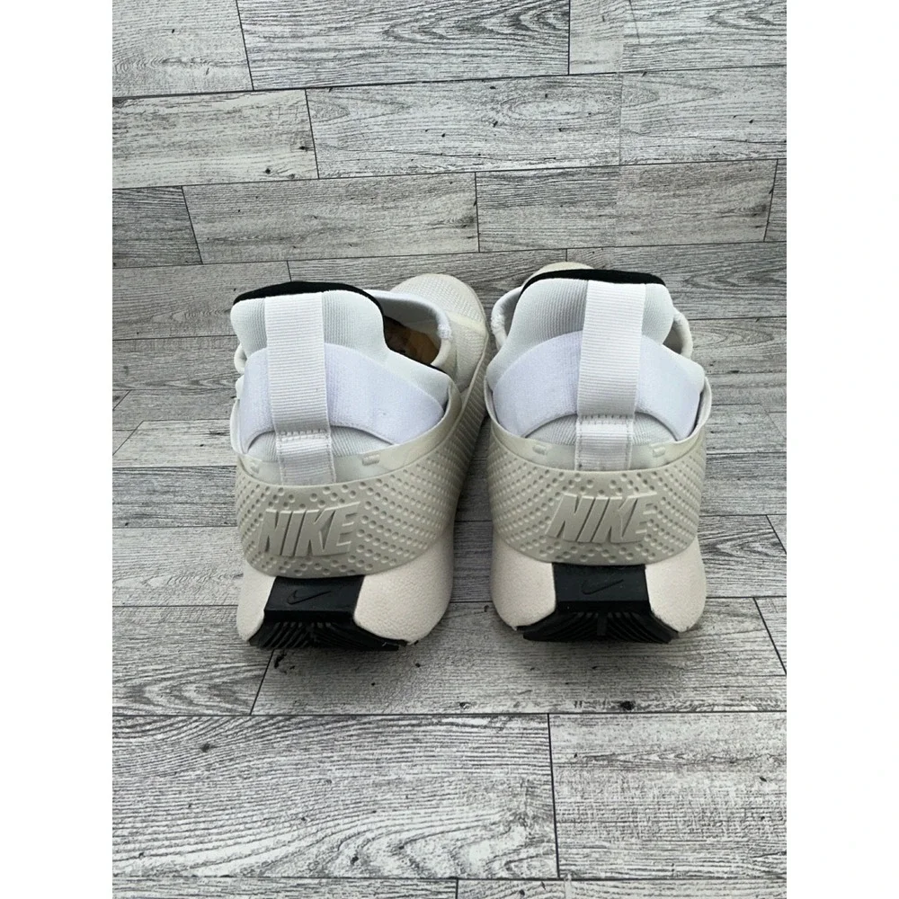 Nike Go FlyEase Men 10 White Sail Black Hands Free Slip On Sneakers CW5883-101